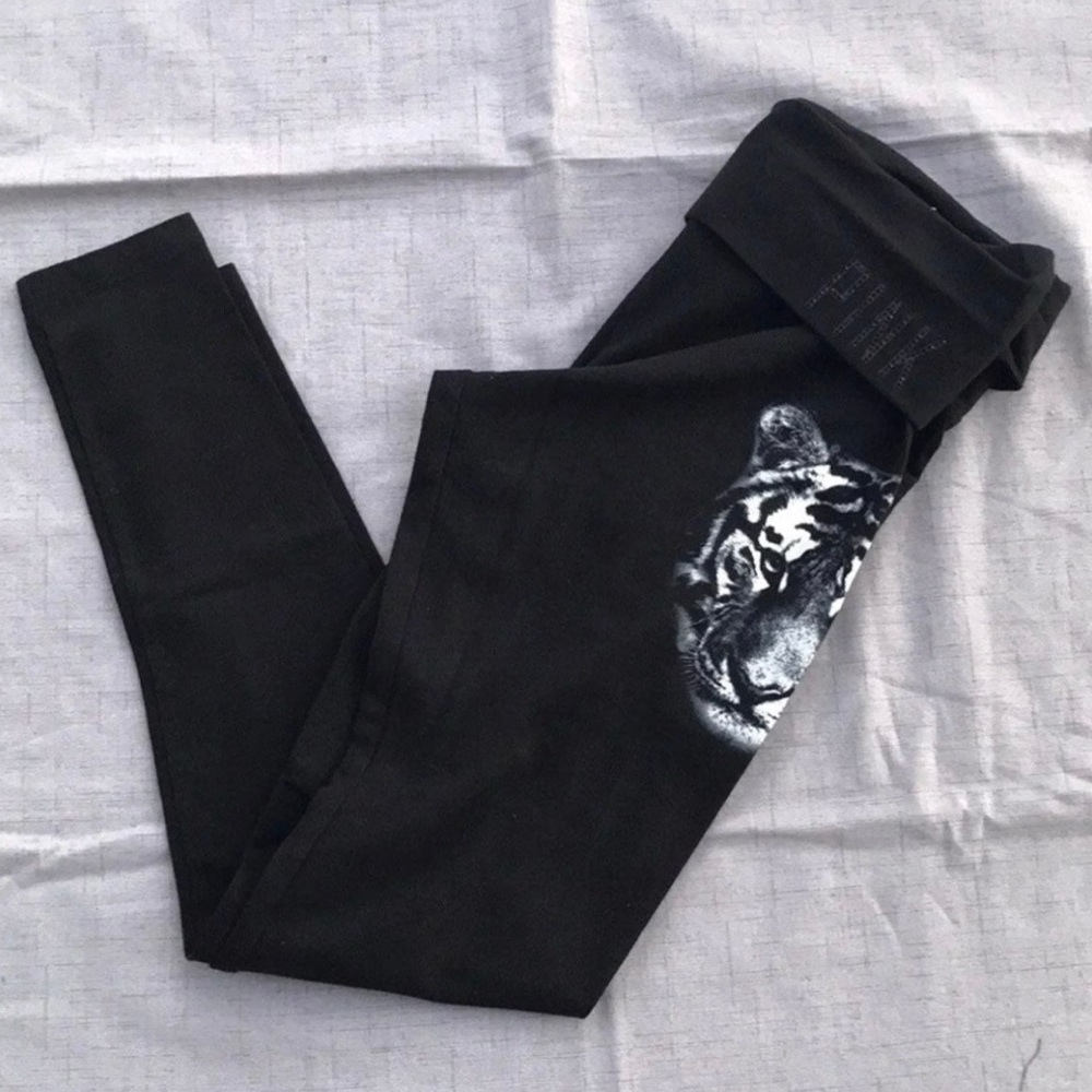 Victoria’s Secret PINK leggings